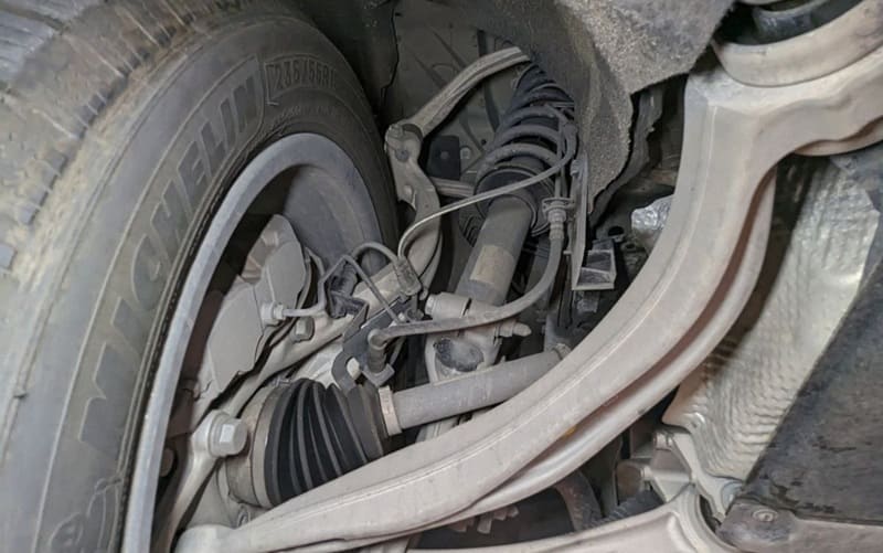 khi nào nên kiểm tra gầm ô tô