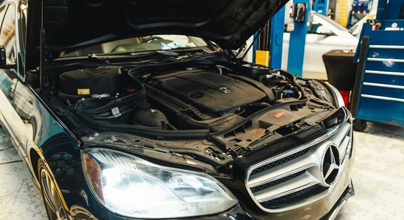 Kiểm tra xe Mercedes tại CARDIY