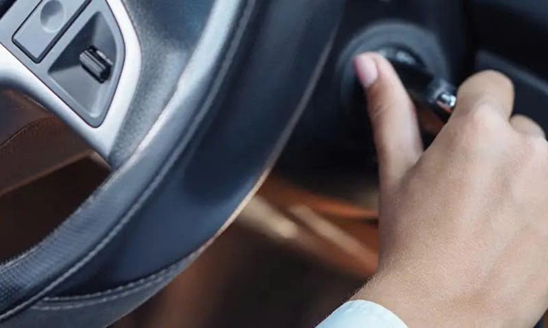 kiểm tra gì khi ô tô đề không nổ máy vào buổi sáng